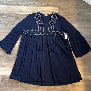 New Crown & Ivy curvy 2X navy dress!  Perfect for Easter!